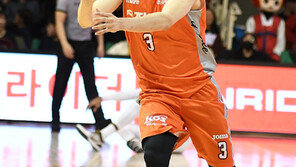 FA 김지완 영입한 KCC에 현금 보상 받는 전자랜드의 속내는?