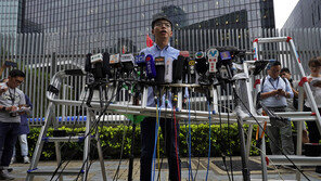 조슈아 웡 “보안법 제정, 홍콩 자치의 관뚜겅에 최후의 대못 박기”