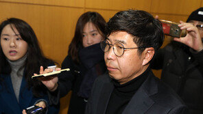 검찰 “송병기 등 소환불응”…靑하명수사 재판 또 공전