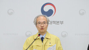 신규 확진 30명대로 떨어졌으나…“여전히 전파고리 불분명 사례 많아”