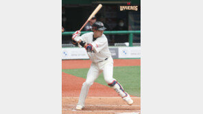 생애 첫 2연속경기 홈런, SK에 굴러들어온 ‘복덩이’ 이흥련