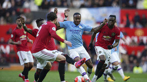 英매체 “맨유, 라이벌 맨시티 간판 스털링 영입 계획” 