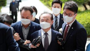 “죄송하다”…‘강제추행 혐의’ 오거돈 영장실질심사 참석