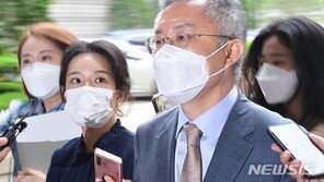 최강욱, 재판 도중 “기자회견 가야”…법원 “위법, 허용안돼”