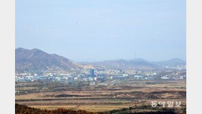 대북 제재속 南홀로 ‘남북경협 띄우기’… 현실성 없이 논란만 불러[인사이드&인사이트]