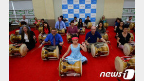 美입양 한인女, 37년만에 찾은 친부 문전박대에 ‘친자 소송’