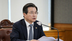 기재차관 “경상수지 적자, 5월 이후엔 발생 위험 없다”