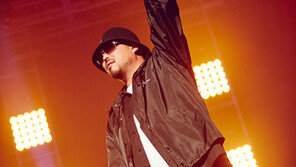 ‘깡’ 작곡가 길 “저작권 수익 기부”