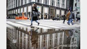 美 5월 실업률 깜짝 하락, 14.7%→13.3%…일자리 250만 개 증가