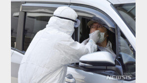 ‘실언 제조기’ 아소 “日 코로나 사망자 적은 건 민도 높아서” 논란