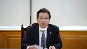 김용범 “경제적 불평등 낮은 국가 코로나 대응 탁월”