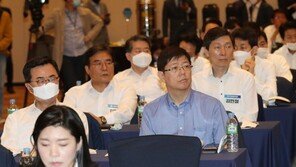 김홍걸, 1호 법안 ‘대북 전단 제한법’…정부 승인 받도록