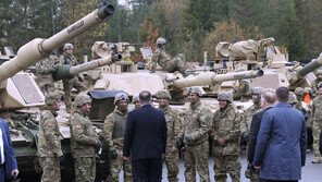 트럼프, 독일 주둔 미군 9500명 감축 지시…韓 등 다른 동맹국도 ‘우려’