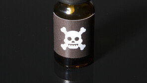 옴약 마시고 숨진 치매 할머니, 간호사는 집행유예