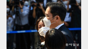 이재용 8시간 37분간의 ‘마라톤 영장심사’…檢 “불법 행위”-李측 “증거 없어”