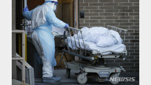 美코로나19 확진자 195만명 넘겨… 사망자 11만명 초과