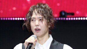 가수 양준일 측 “이혼·재혼 루머, 사실 아니다”