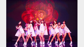 우주소녀 7개월만에 컴백…“절대 가볍지 않은 어른들의 동화 들려줄 것”