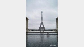 ‘프랑스의 상징’ 에펠탑, 3개월 만에 문연다