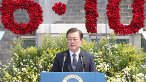 [전문]文대통령 “평화 어렵고 힘들지만 민주주의로 이뤄야” 