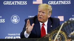 트럼프 “연준은 자주 틀린다, 하반기 경제 좋아질 것”… 반박 트윗 