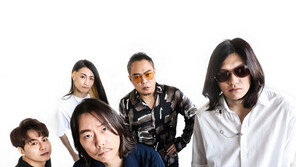 ABTB “사회적 분열과 정체성 사이 방황하는 예술가 그렸어요”