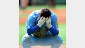 [포토] 조건우 ‘직선타구로 아웃이라니’