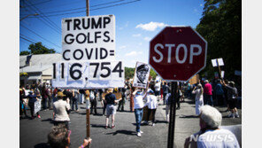 전문가들 “트럼프 선거유세는 코로나19 위기중 최악”