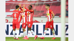 ‘황희찬 67분’ 잘츠부르크, 린츠 3-1로 꺾고 5연승 선두질주