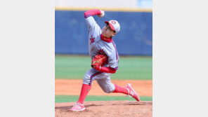 [포토] 충암고 조승환 ‘힘찬 투구~’