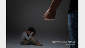 의붓아들과 친딸에 ‘싸움놀이’ 시키고 폭행…40대男 징역형