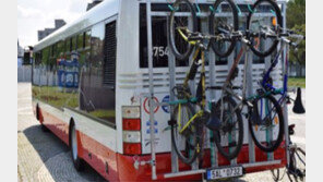 서울 버스 ‘자전거 거치대’ 생긴다…이색 자전거 고가도로도