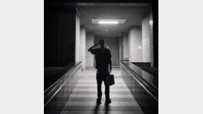 ‘해병대 입대’ 로이킴, 늠름한 거수경례로 전한 인사