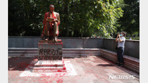 伊 밀라노 시장 ‘인종주의자’ 몬타넬리 동상 철거 거부