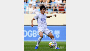 [단독] 수원 DF 홍철, 울산행 유력…이적료 6억~7억 원