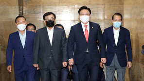 미래통합당, 상임위 배정 관련 국회의장실 항의 방문