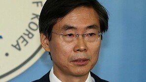 조경태 “與 눈치 보는 박병석…자격 없는데 왜 의장이라고”