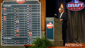 MLB 커미셔너의 태세 전환 “올해 개막 불확실”