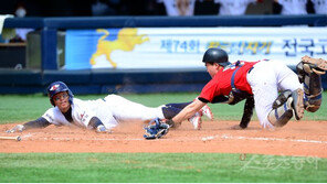 [포토] 김보성 ‘홈 득점은 허용 못해~’