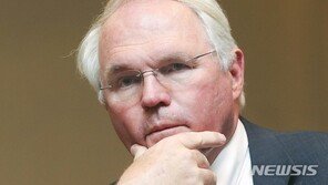 힐 전 美차관보 “北,한미동맹 시험…트럼프, 방위비에 집착”