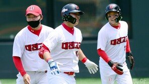 [포토] 신동민 ‘기분좋은 3점 홈런!’