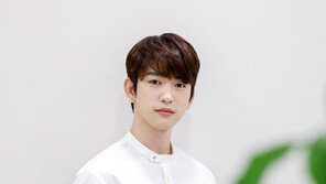 [인터뷰] 갓세븐 박진영 “제목 보자마자 꽃이 되고 싶었다”