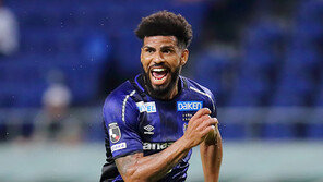 [단독] ‘페시치와 결별’ 서울, 감바 오사카 파트릭 영입 추진…공격진 개편 GO