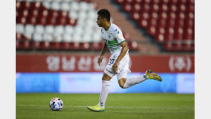 무릴로와 골 세리머니 약속 잊지 않은 전북 수비수 김민혁