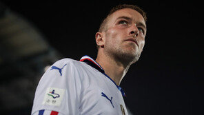 [스토리사커] 해외 이적 무산 탓일까…뒤늦게 첫 골 신고한 타가트