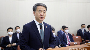박능후 “질병관리청과 싸우는 것처럼 보도돼 어이없어”