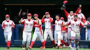 [포토] 부경고 ‘연장 끝에 강원고 제압’