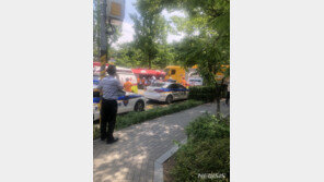 ‘맨홀 추락’ 실종 인부 2명, 3시간 수색 끝 발견…병원 후송