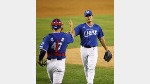 두산 4연패…삼성은 4년 만에 두산전 위닝 시리즈 확정