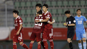 혼자 PK만 2개 얻어낸 이정협 부산 아이파크를 지탱하는 힘